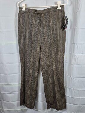 Briggs New York Size 10 Short Striped Pants